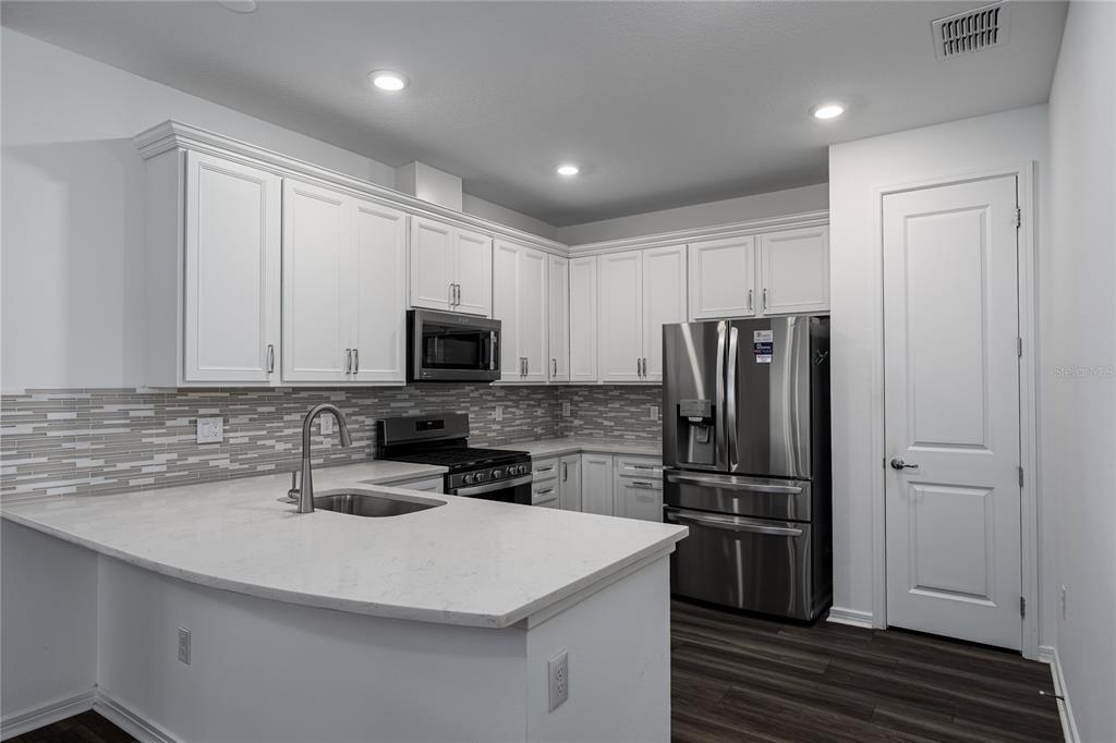 10641 Spring Tide Way Palmetto, FL 34221 - Photo 10 of 40