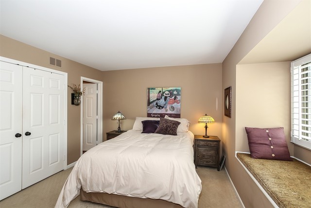 241 Timber Ridge Lane Lake Barrington, IL 60010 - Photo 21 of 33 a bedroom with a bed and a couch