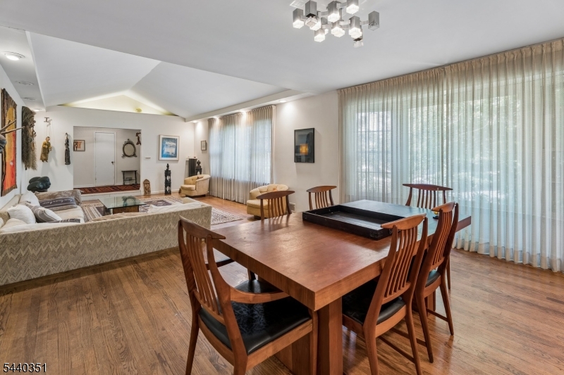 20 Kean Road Short Hills, NJ 07078 - Photo 3 of 12