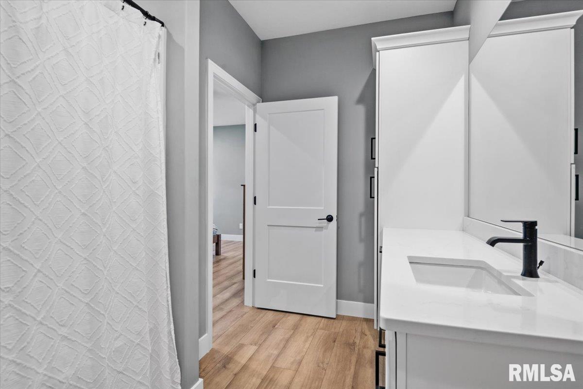 516 Bayberry Lane Athens, IL 62613 - Photo 18 of 28 Gallery Image 18
