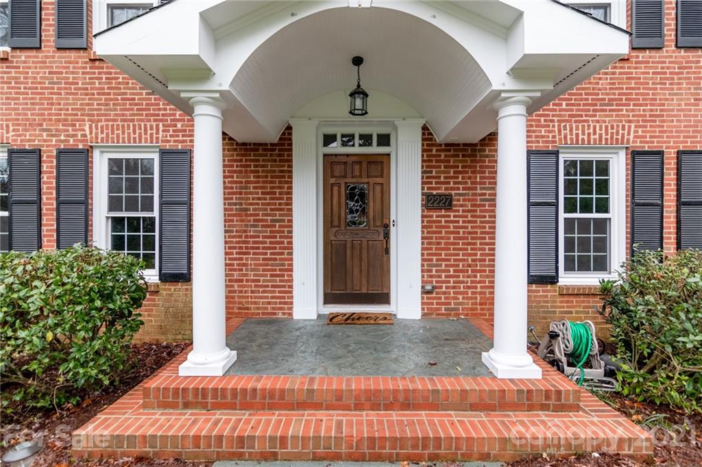 2227 Seth Thomas Road Charlotte, NC 28210 - Photo 2 of 33 Gallery Image 2