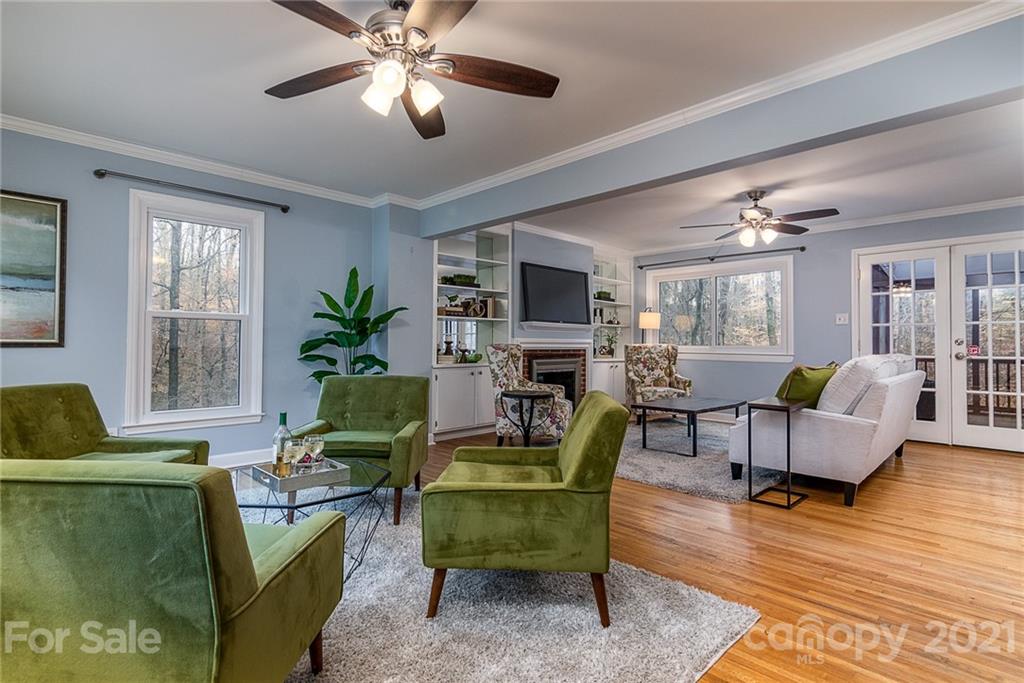 2227 Seth Thomas Road Charlotte, NC 28210 - Photo 3 of 33 Gallery Image 3