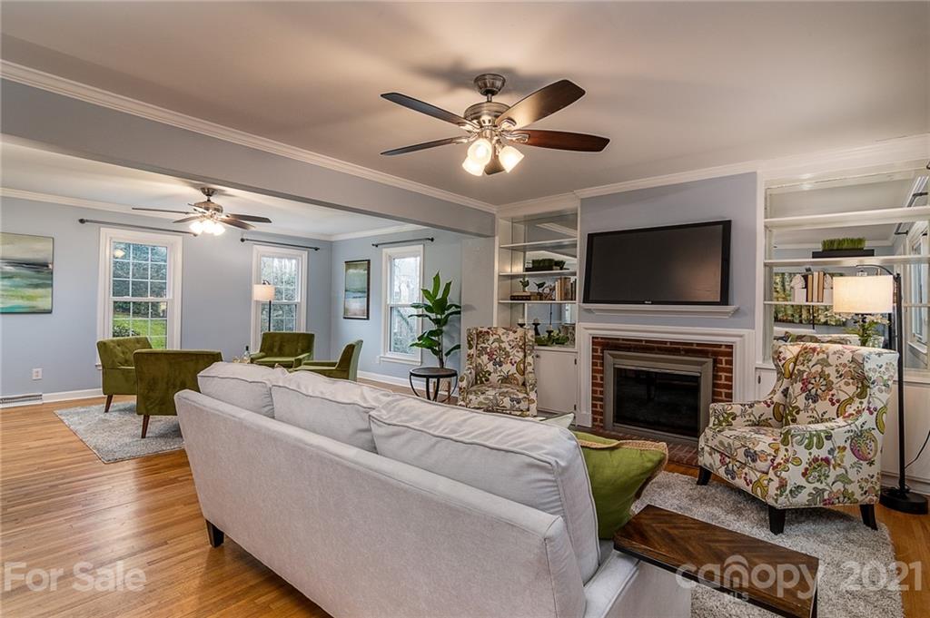 2227 Seth Thomas Road Charlotte, NC 28210 - Photo 5 of 33 Gallery Image 5