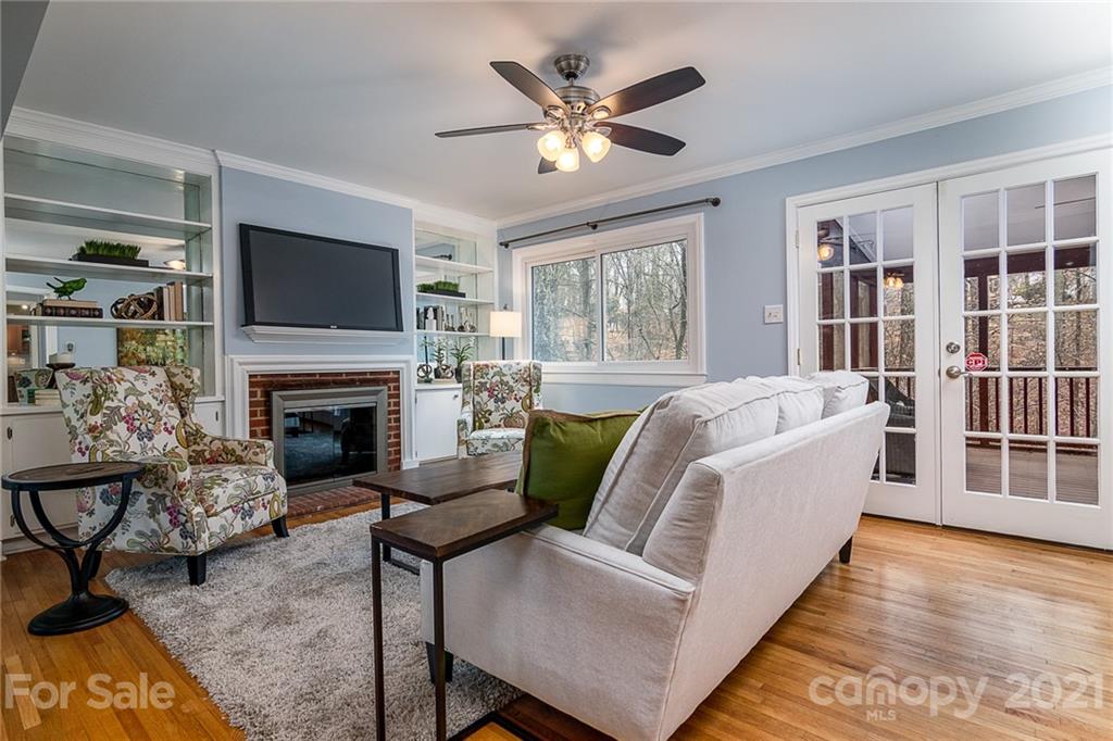 2227 Seth Thomas Road Charlotte, NC 28210 - Photo 6 of 33 Gallery Image 6