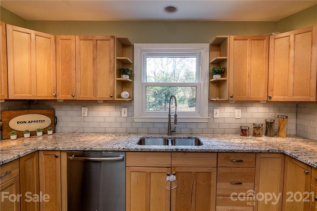 2227 Seth Thomas Road Charlotte, NC 28210 - Photo 9 of 33 Gallery Image 9