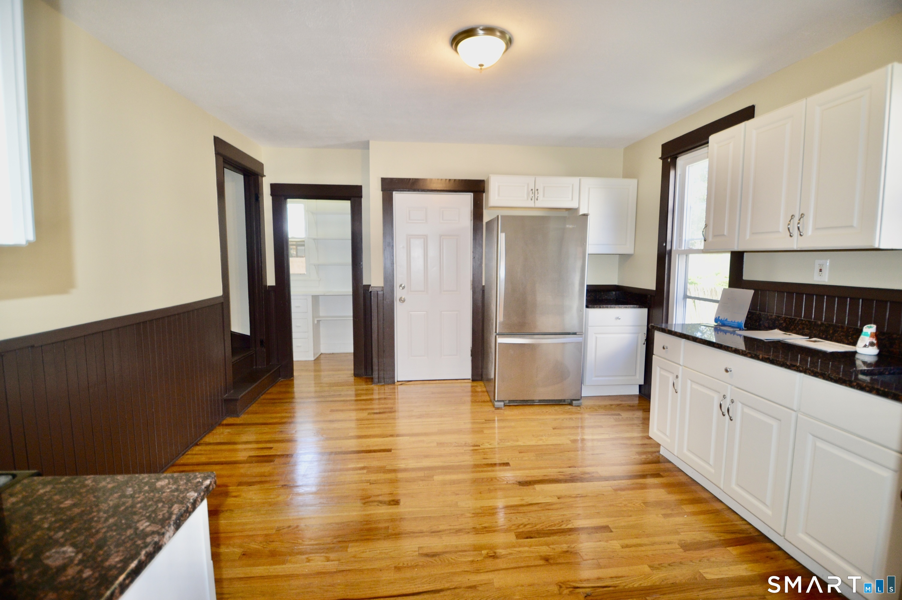 48 Riverview Place Stratford, CT 06615 - Photo 6 of 32