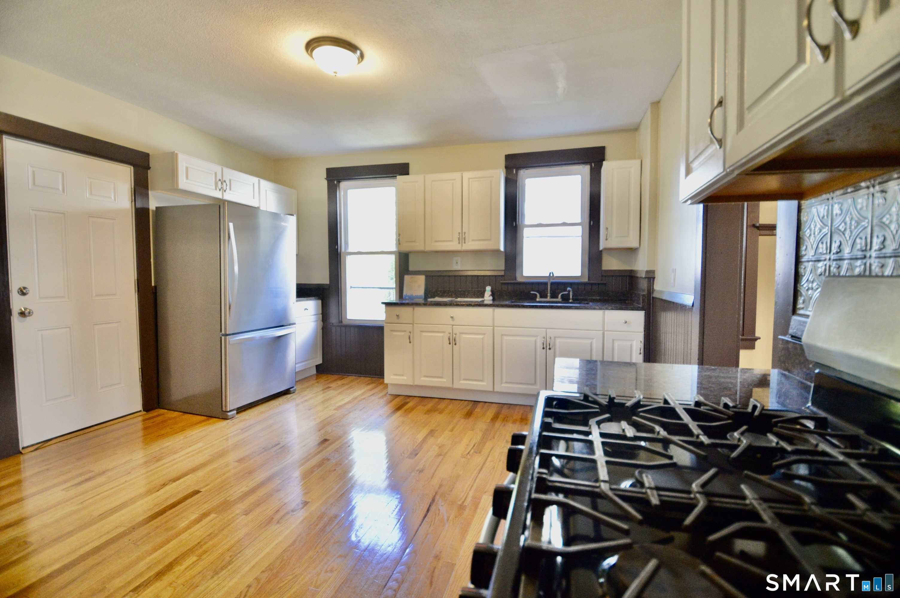 48 Riverview Place Stratford, CT 06615 - Photo 8 of 32