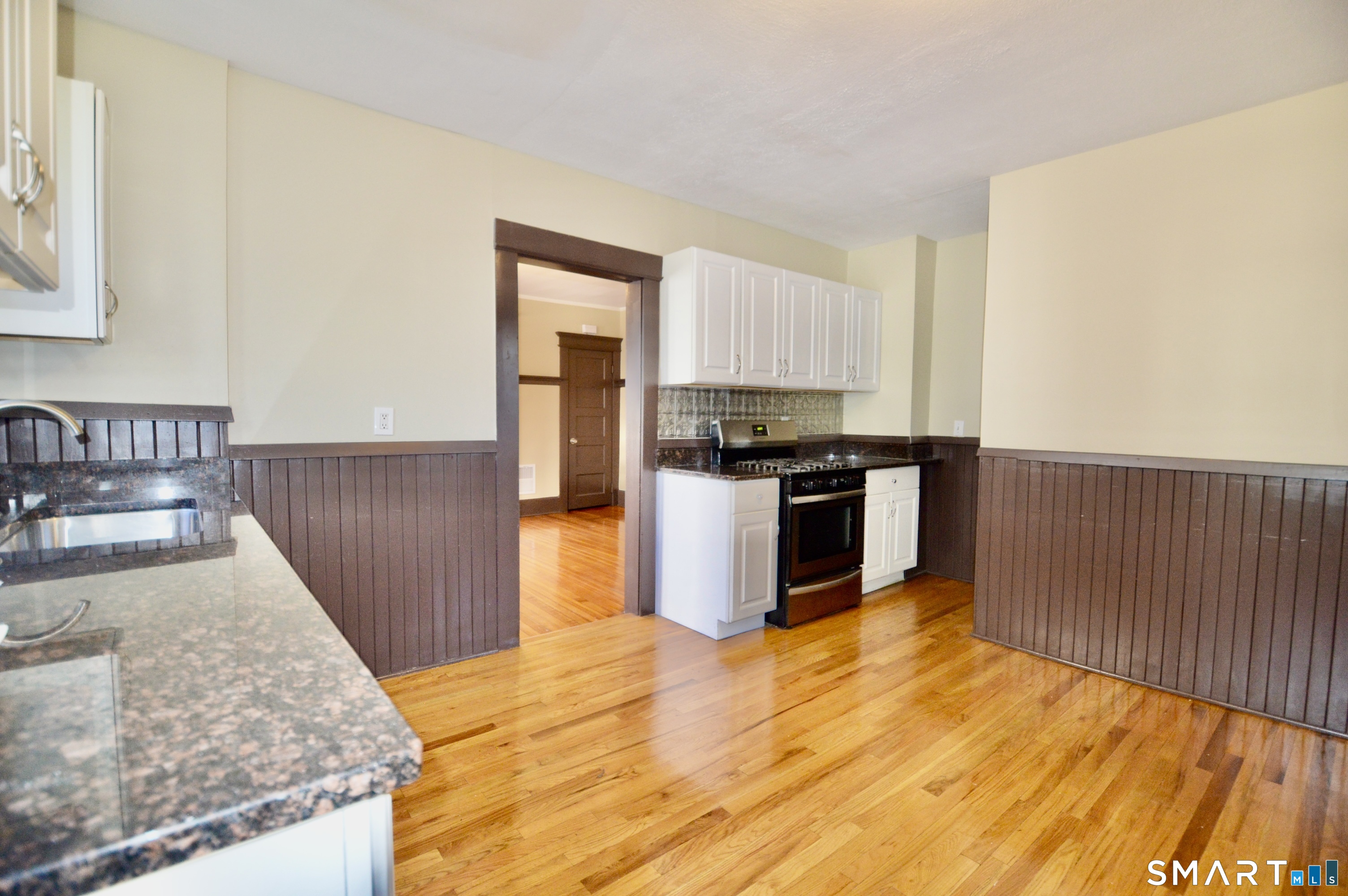 48 Riverview Place Stratford, CT 06615 - Photo 9 of 32