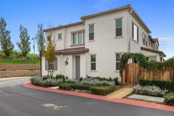 $719,900 | 10 West Piazza Street, Mountain House, CA 95391