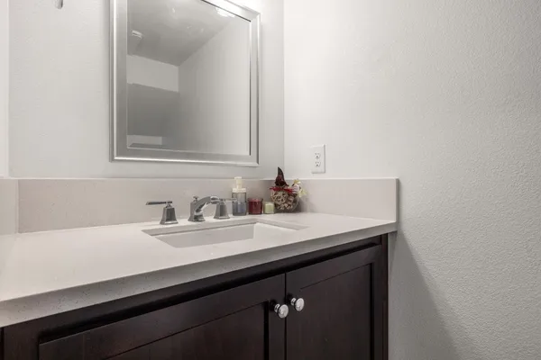 $719,900 | 10 West Piazza Street, Mountain House, CA 95391