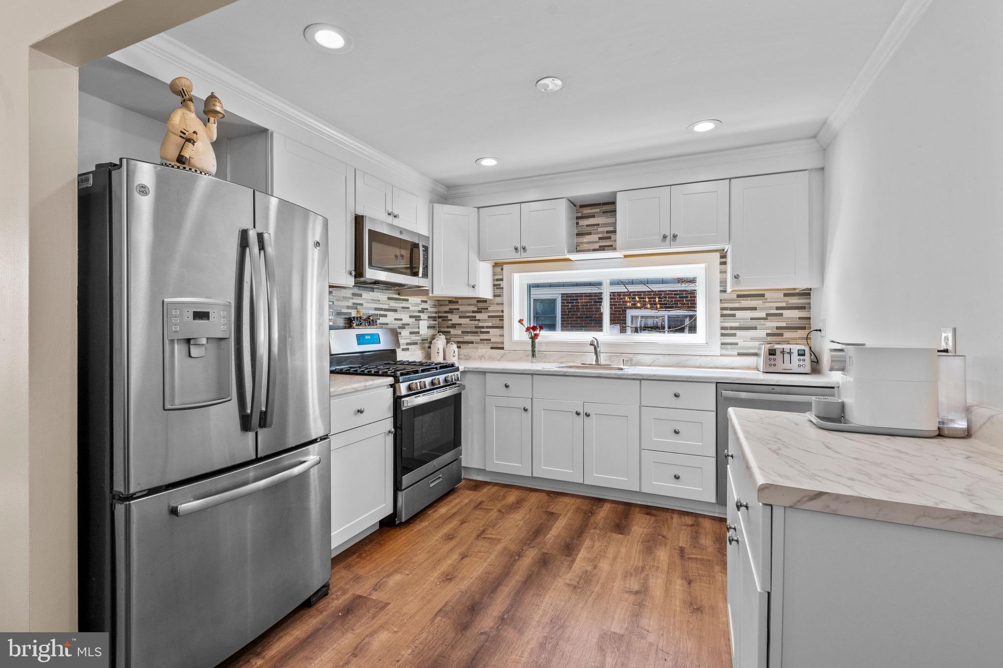 8904 Blue Grass Road Philadelphia, PA 19152 - Photo 12 of 28 Gallery Image 12