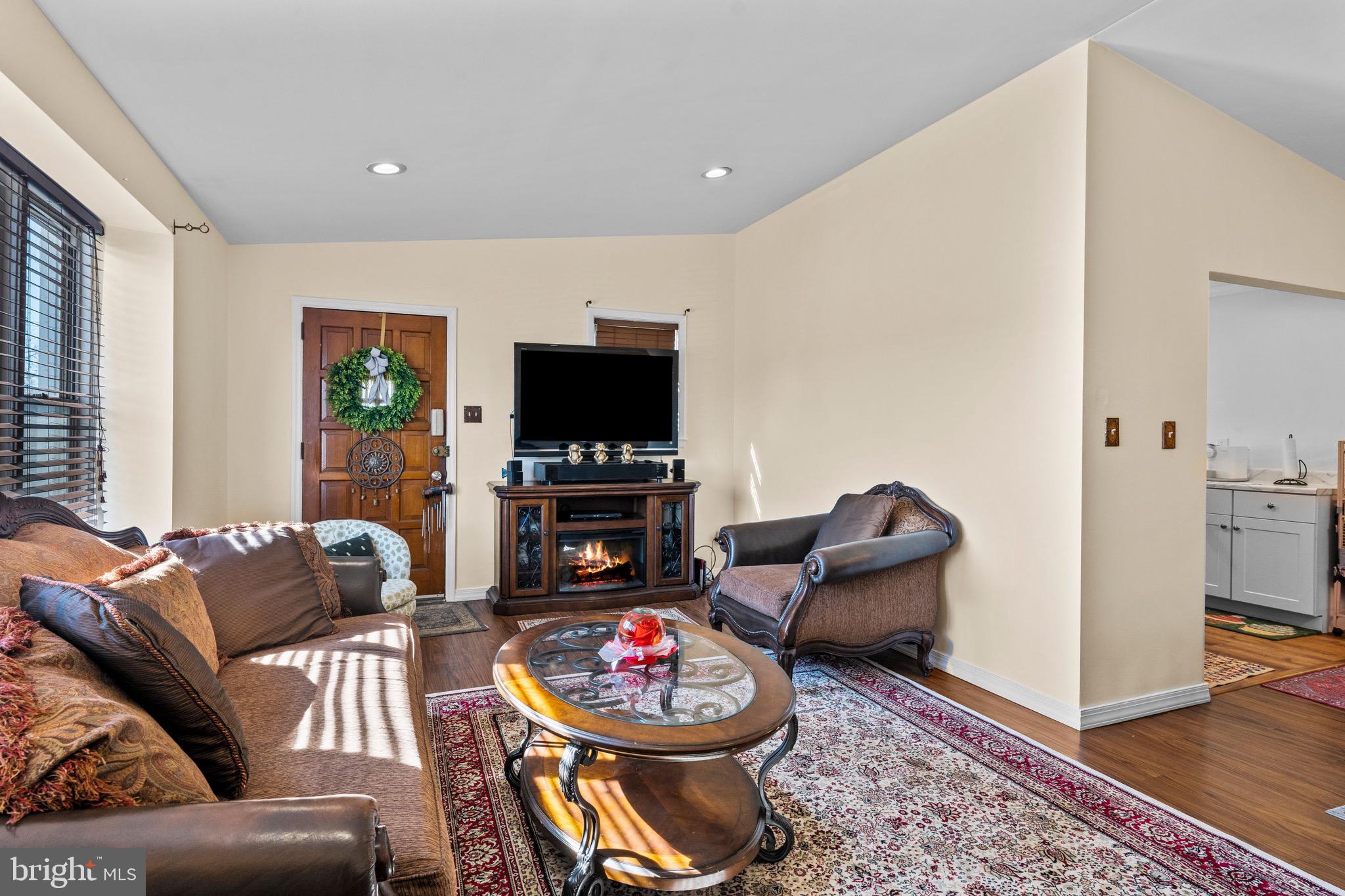 8904 Blue Grass Road Philadelphia, PA 19152 - Photo 10 of 28 Gallery Image 10
