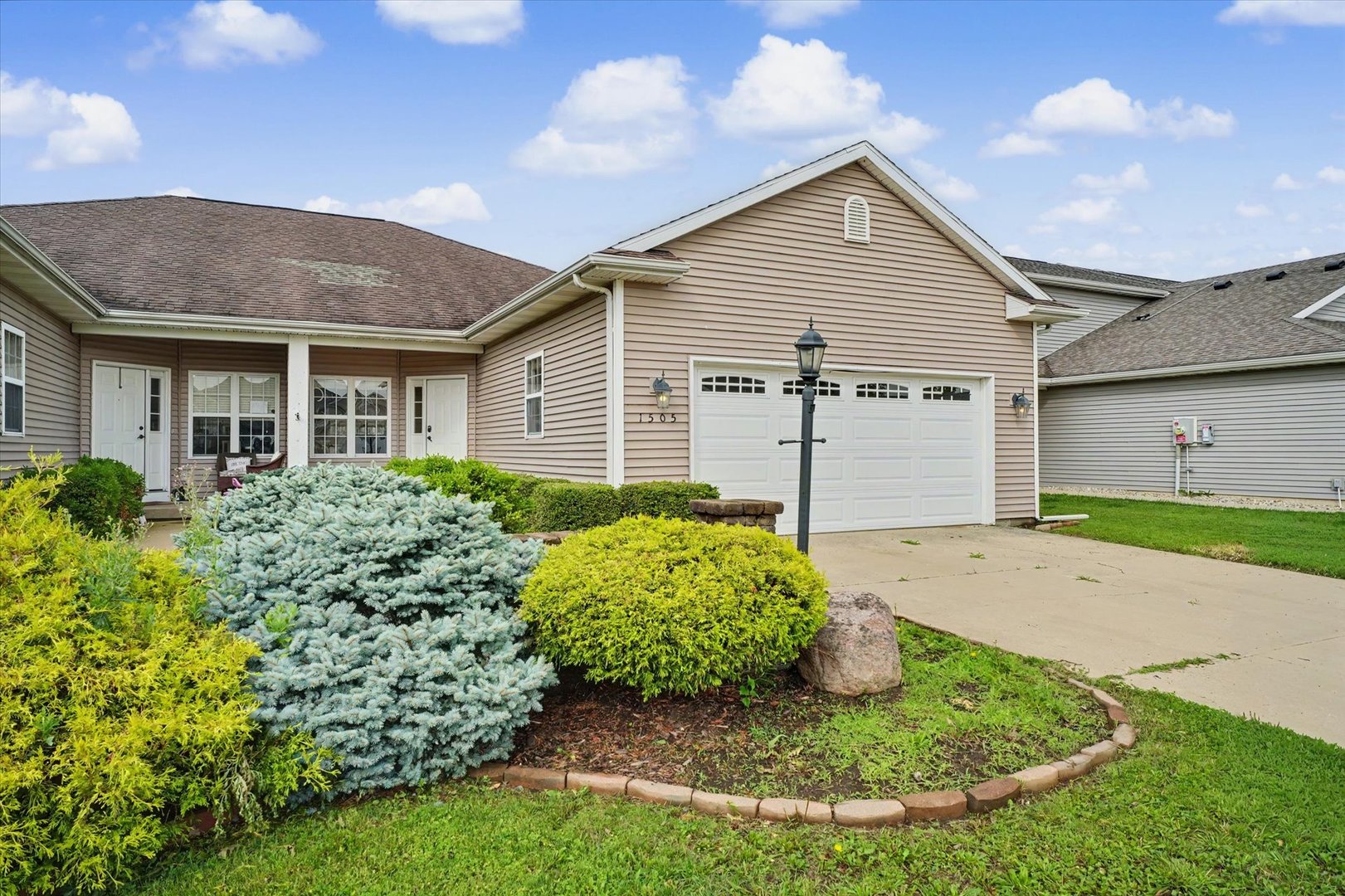 1505 Stonebluff Court Champaign, IL 61822 - Photo 3 of 33