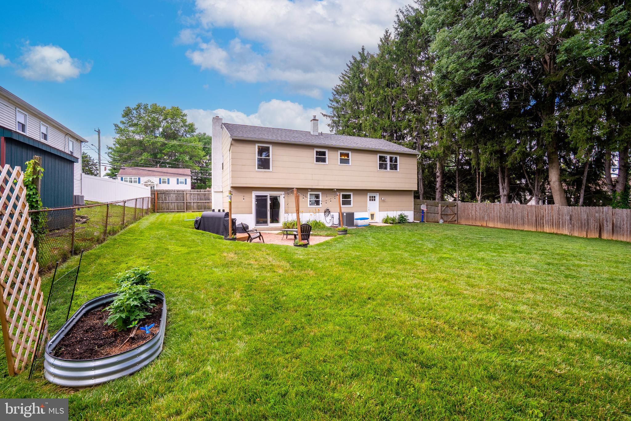 697 Cherry Tree Road Upper Chichester, PA 19014 - Photo 39 of 56