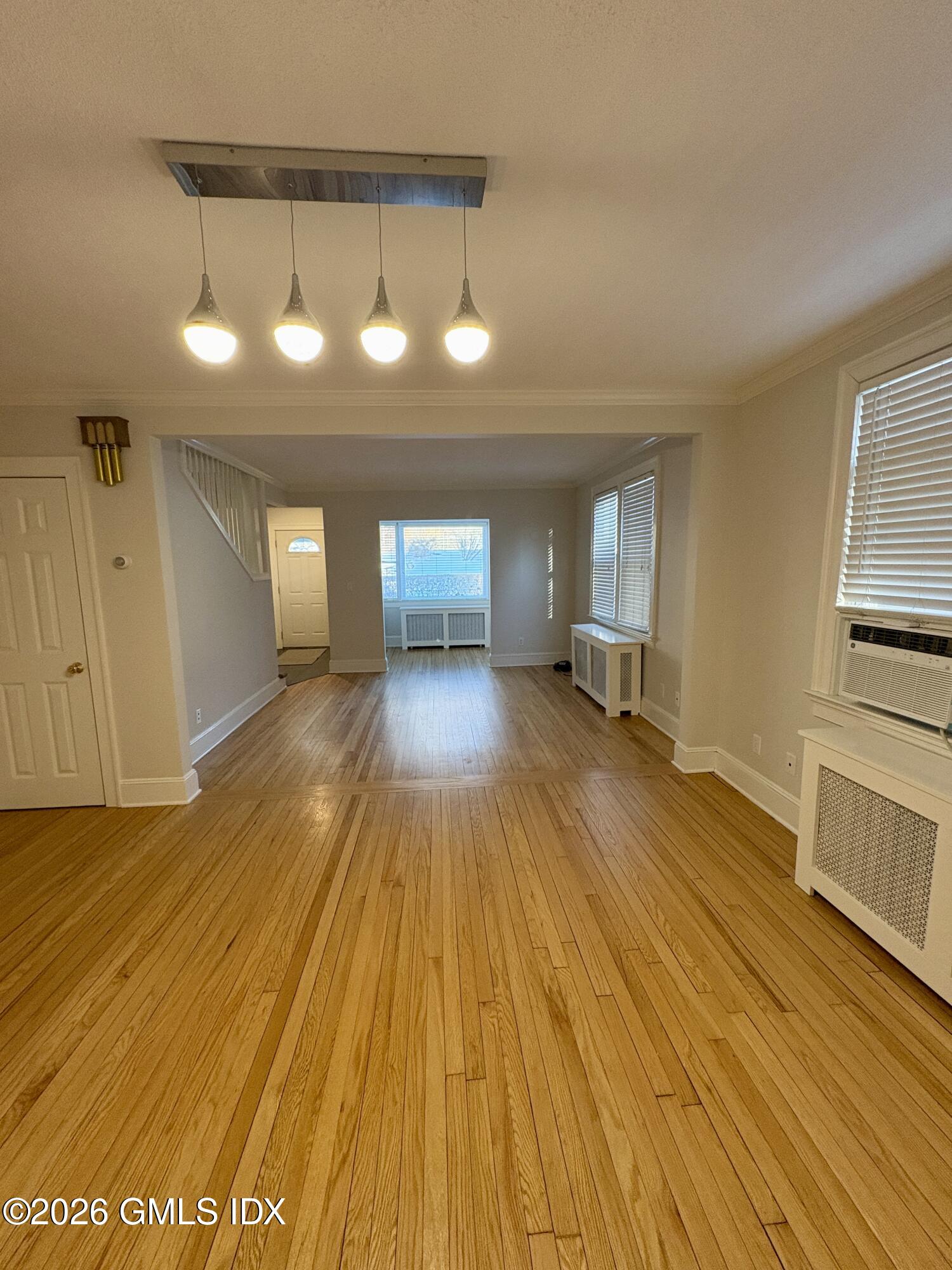 124 Pemberwick Road, Unit LEFT SIDE Greenwich, CT 06831 - Photo 7 of 27 DINING ROOM