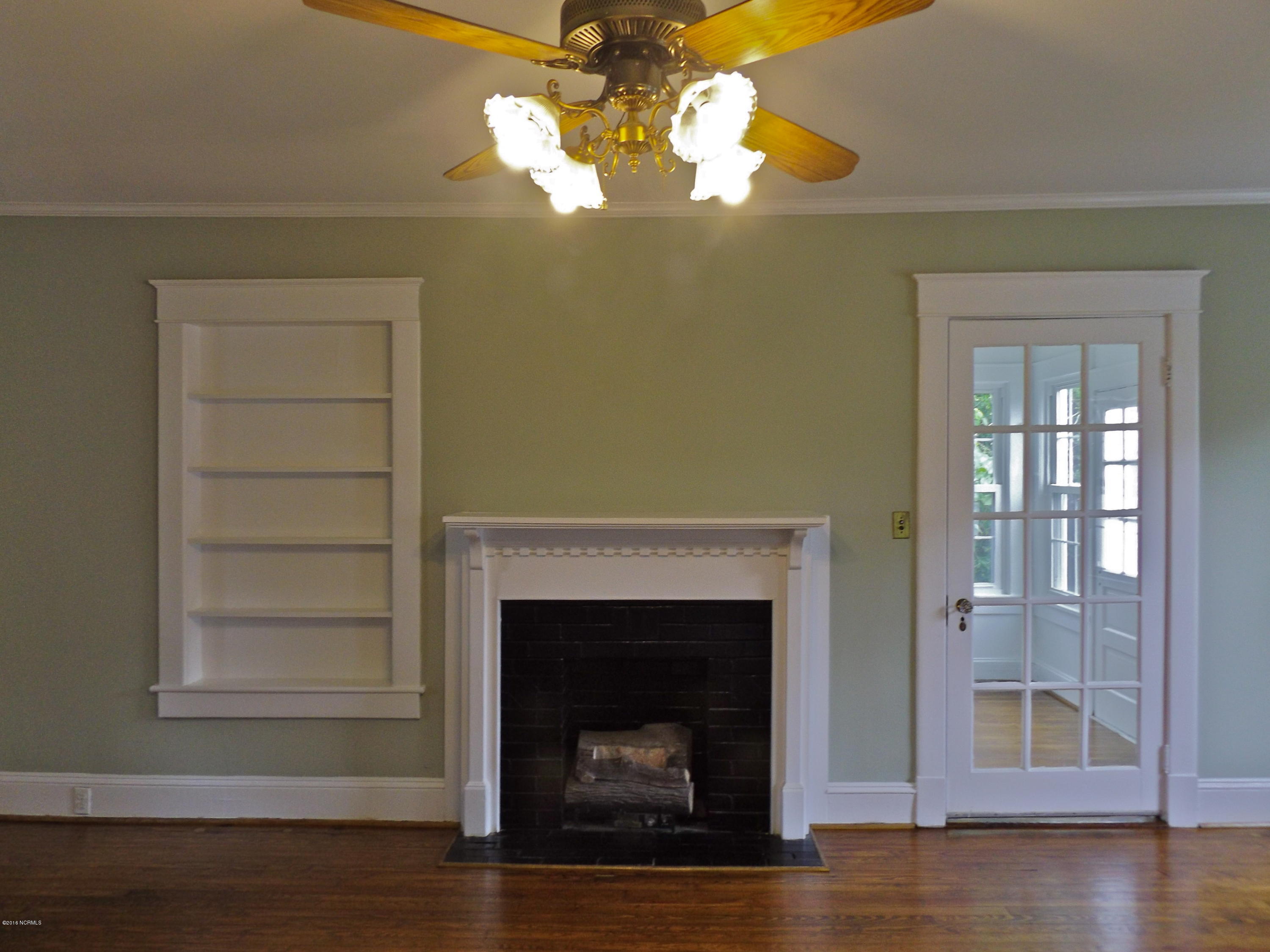 1412 Rhem Avenue New Bern, NC 28560 - Photo 8 of 28 Fireplace, Gas Logs & Built-In Bookshelves