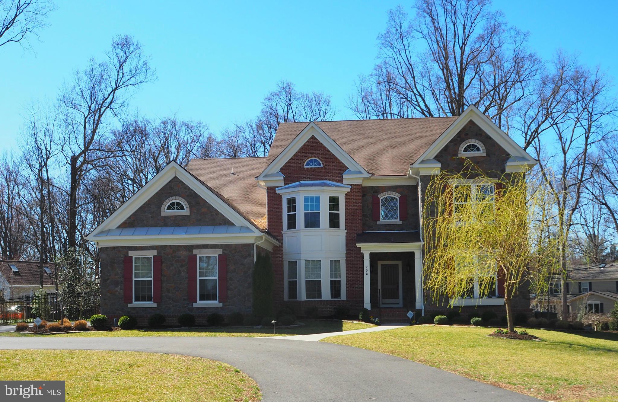 700 Walker Road Great Falls, VA 22066 - Photo 1 of 30 Front
