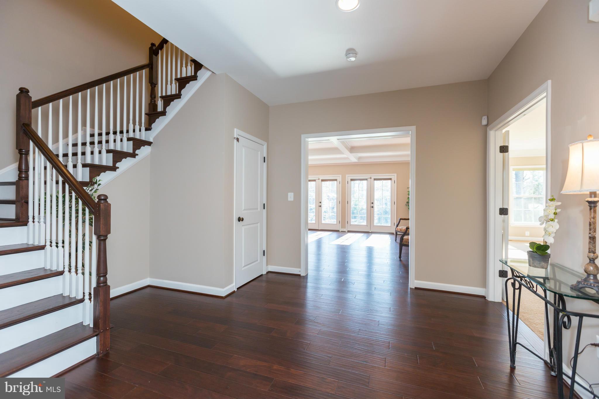 700 Walker Road Great Falls, VA 22066 - Photo 17 of 30 Spacious Foyer
