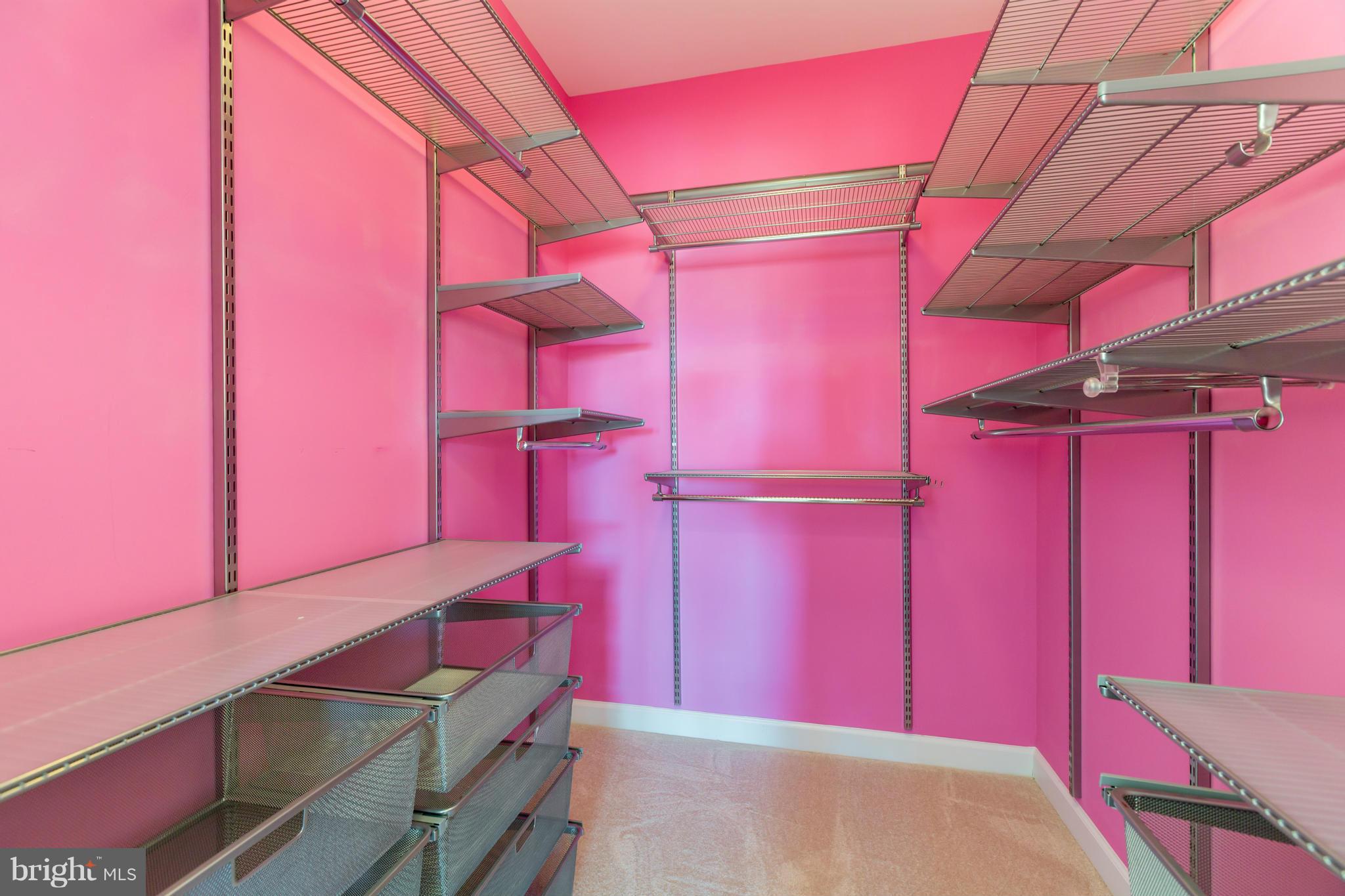 700 Walker Road Great Falls, VA 22066 - Photo 22 of 30 Bedroom 3 - Walk-in closet