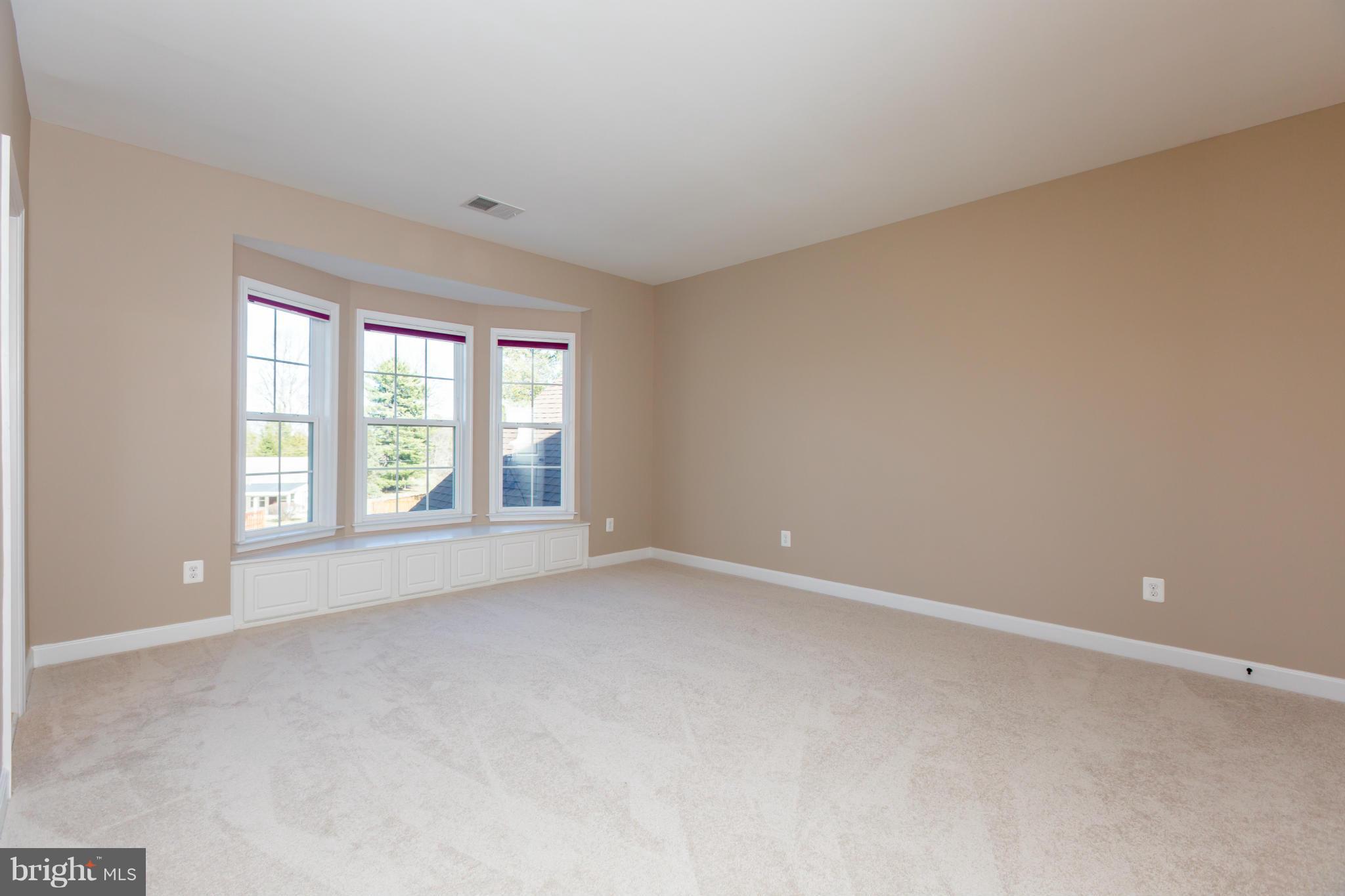 700 Walker Road Great Falls, VA 22066 - Photo 23 of 30 Bedroom 3