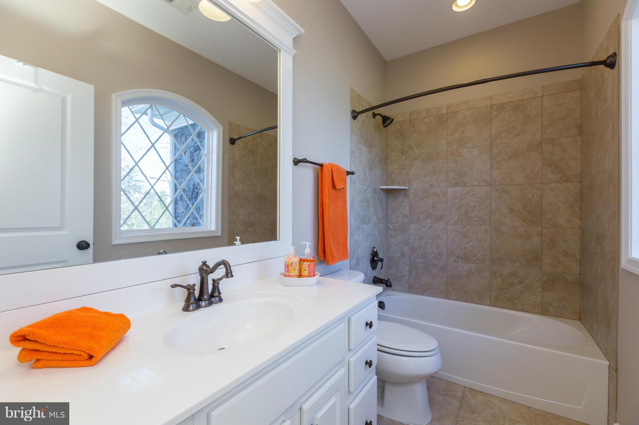 700 Walker Road Great Falls, VA 22066 - Photo 24 of 30 Bath