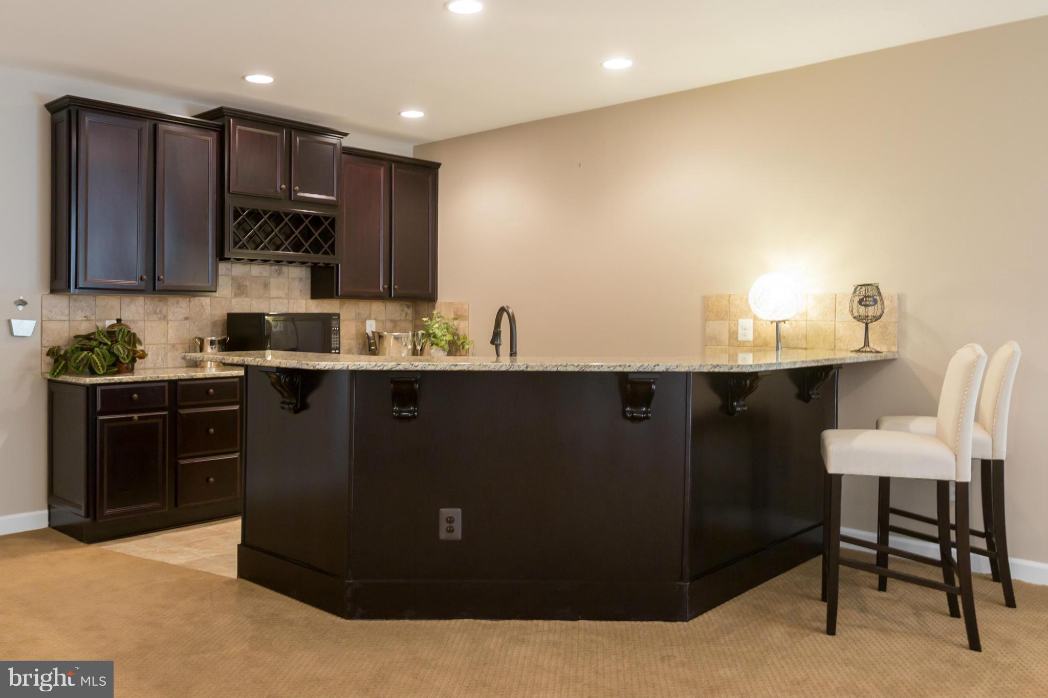 700 Walker Road Great Falls, VA 22066 - Photo 27 of 30 Lower level Wet Bar