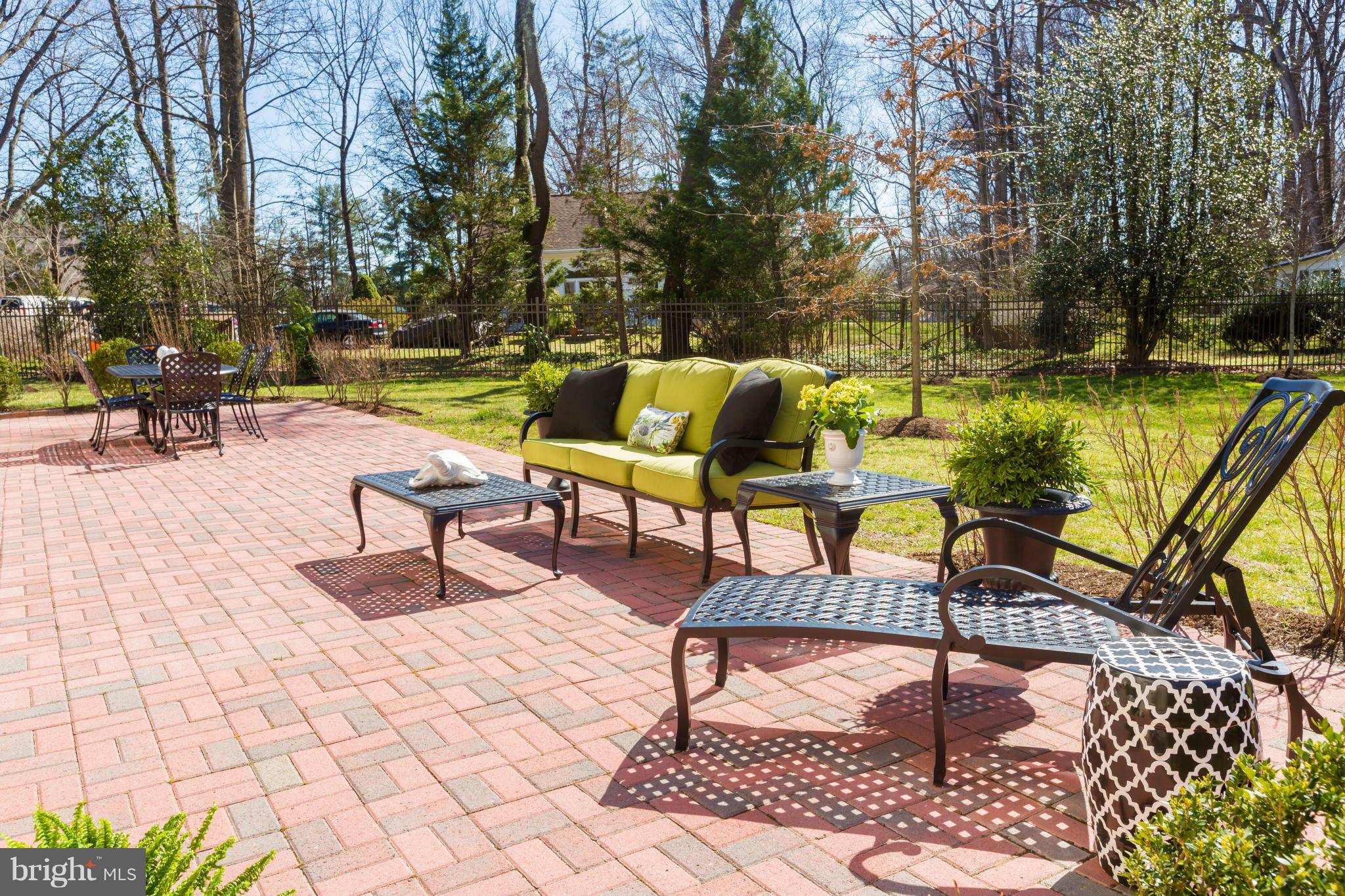 700 Walker Road Great Falls, VA 22066 - Photo 29 of 30 Expansive Patio