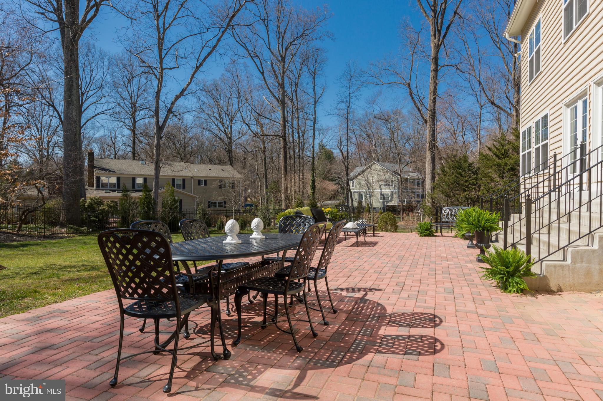 700 Walker Road Great Falls, VA 22066 - Photo 30 of 30 Rear
