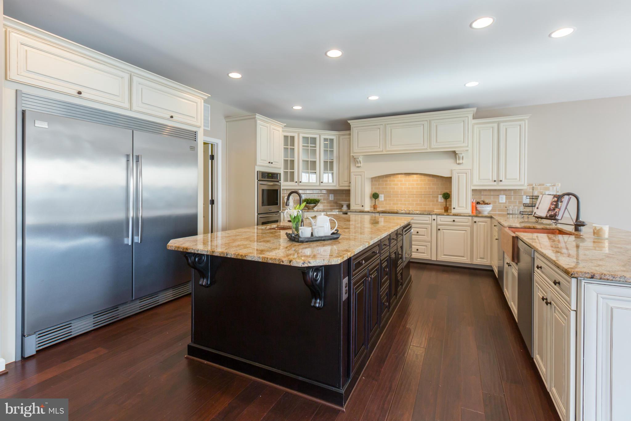 700 Walker Road Great Falls, VA 22066 - Photo 5 of 30 Kitchen