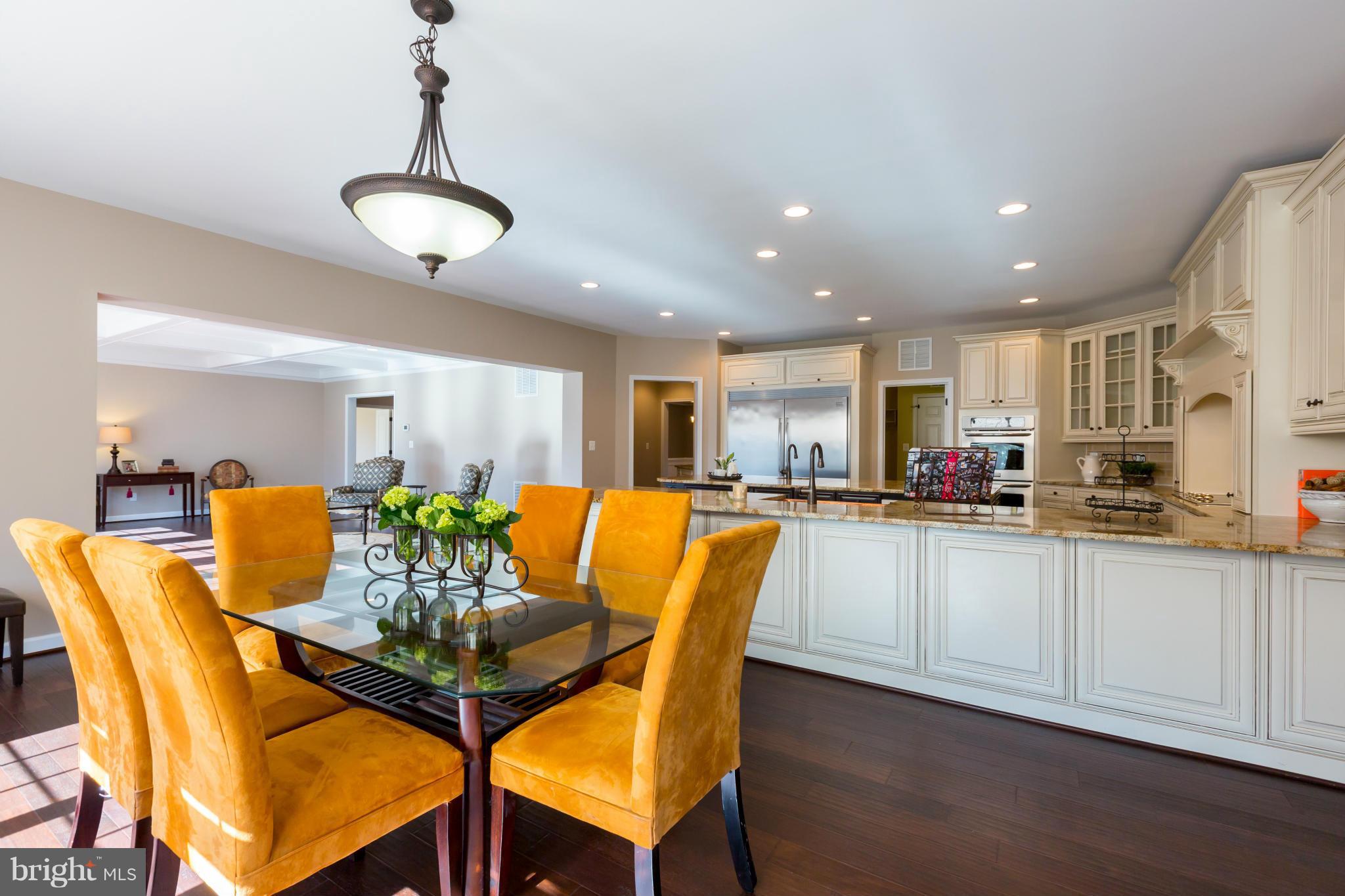 700 Walker Road Great Falls, VA 22066 - Photo 8 of 30 Kitchen and Breakfast Area