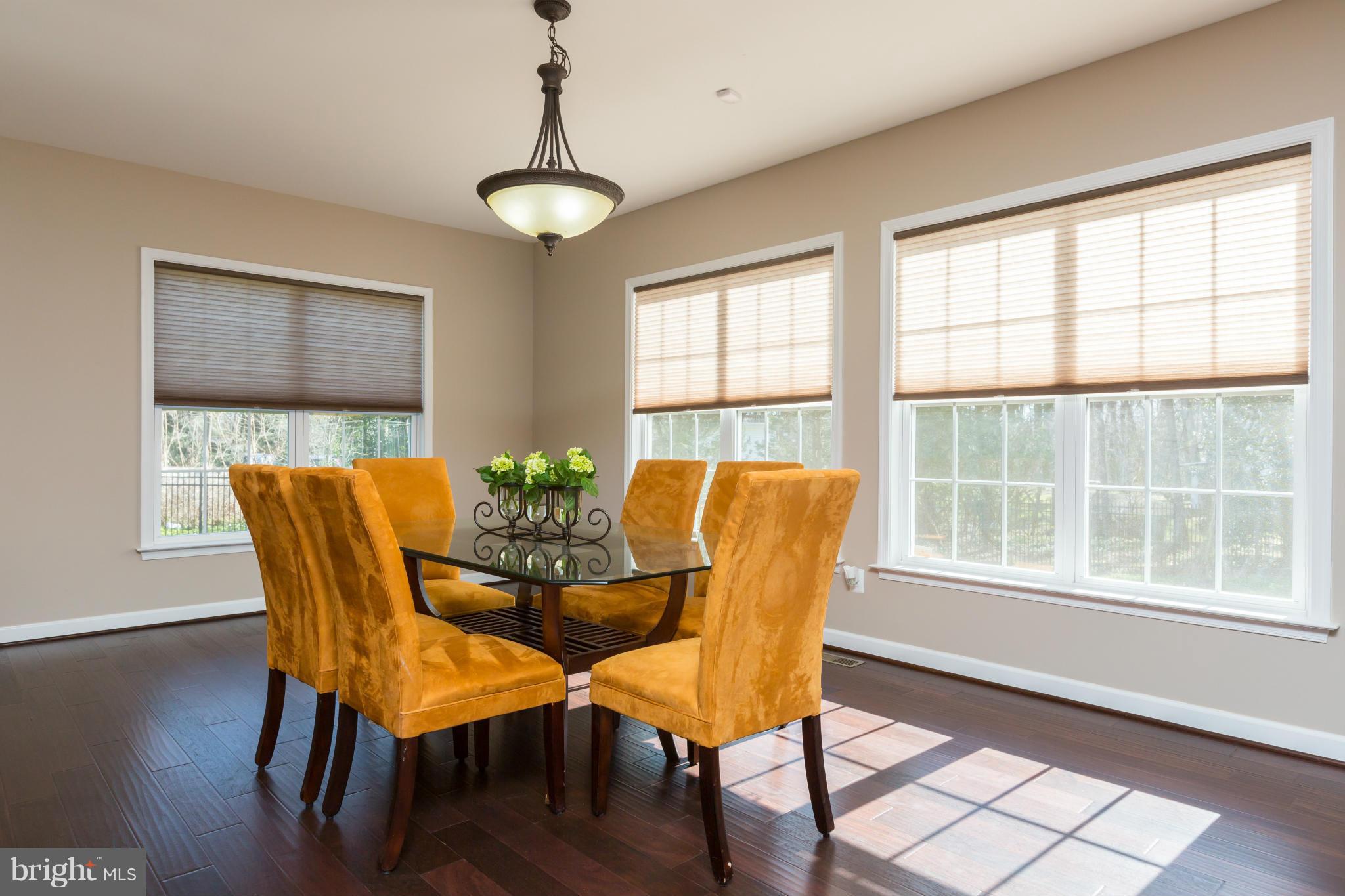700 Walker Road Great Falls, VA 22066 - Photo 9 of 30 Breakfast Area