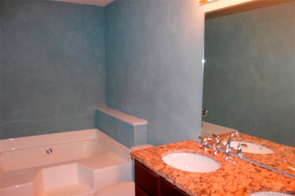 75 Bear Rock Loop Road, Unit 2 Hendersonville, NC 28739 - Photo 14 of 23 Gallery Image 14