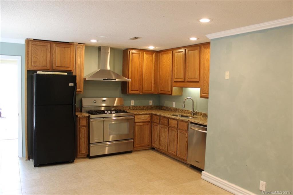 75 Bear Rock Loop Road, Unit 2 Hendersonville, NC 28739 - Photo 8 of 23 Gallery Image 8