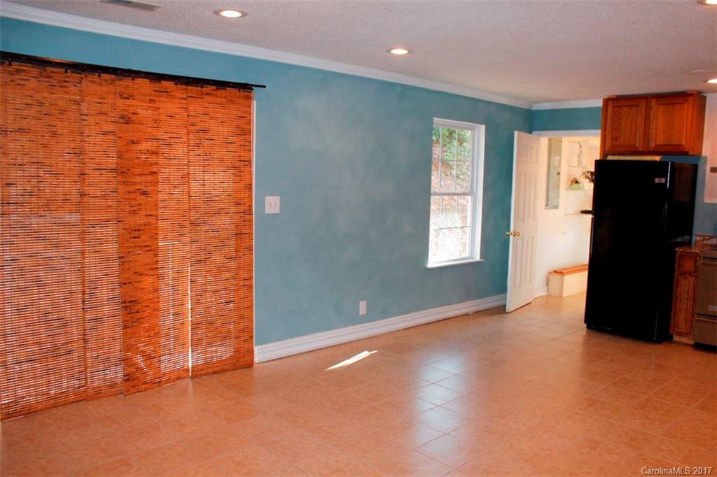 75 Bear Rock Loop Road, Unit 2 Hendersonville, NC 28739 - Photo 10 of 23 Gallery Image 10