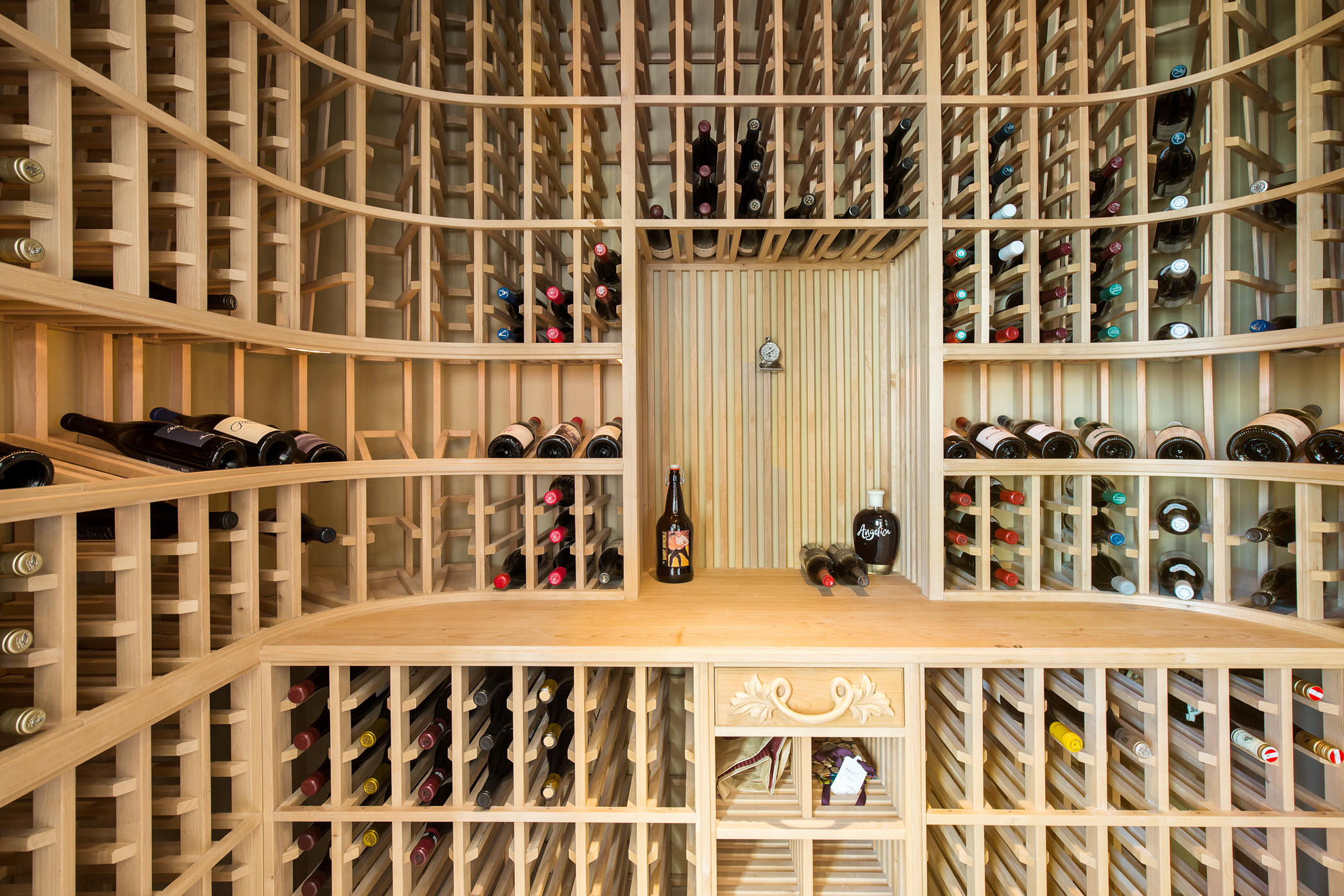 1135 Capri Way Oxnard, CA 93035 - Photo 22 of 50 a large building with a outdoor space