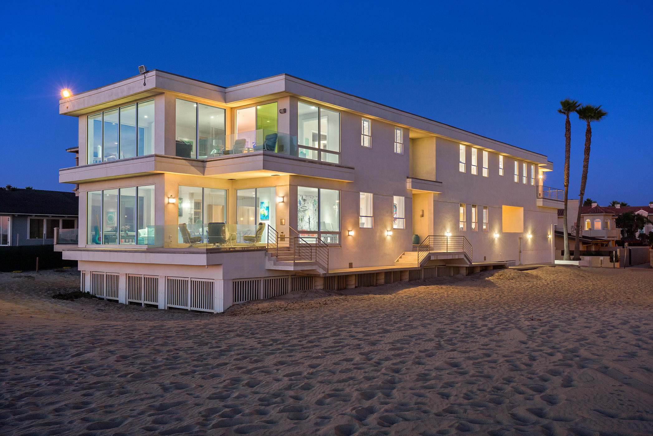 1135 Capri Way Oxnard, CA 93035 - Photo 5 of 50 a front view of a house with a yard