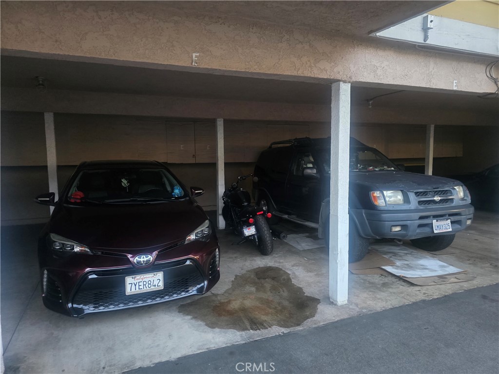 720 North Lacy Street, Unit E Santa Ana, CA 92701 - Photo 4 of 7 a car parked in garage