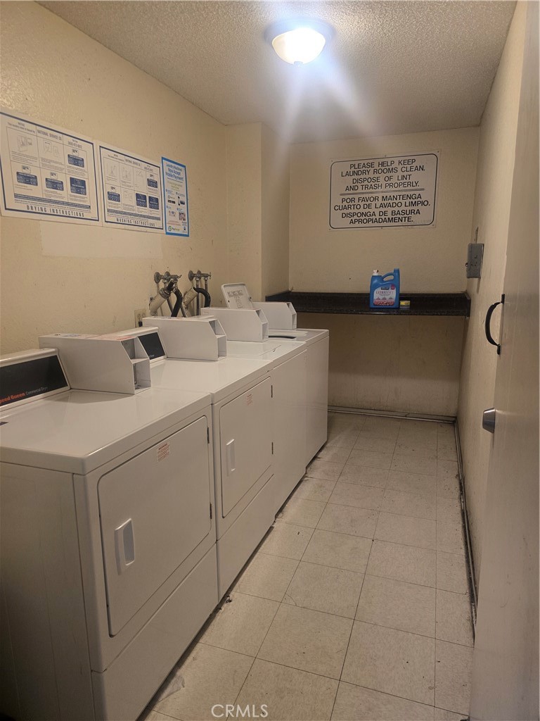 720 North Lacy Street, Unit E Santa Ana, CA 92701 - Photo 7 of 7 a view of bathroom