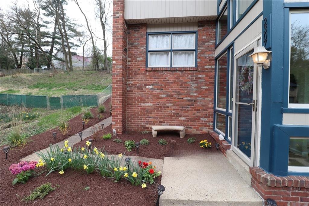 2307 Marbury Road Pittsburgh, PA 15221 - Photo 2 of 50 Gallery Image 2