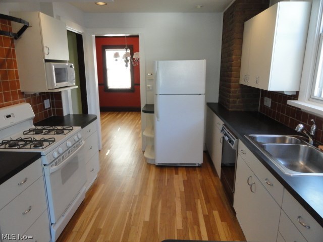 1585 Rydalmount Road Cleveland Heights, OH 44118 - Photo 10 of 24 Exposed brick, terra cotta backsplash.
