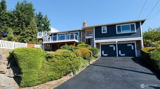 $4,400 | 849 Poplar Way, Edmonds, WA 98020