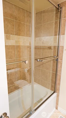 $4,400 | 849 Poplar Way, Edmonds, WA 98020