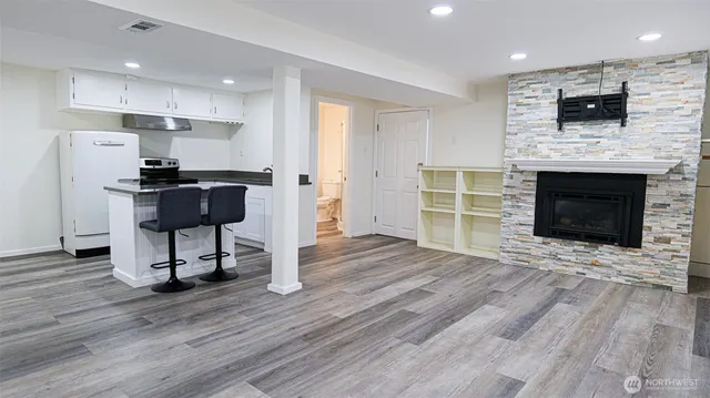 $4,400 | 849 Poplar Way, Edmonds, WA 98020