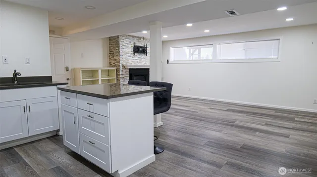 $4,400 | 849 Poplar Way, Edmonds, WA 98020