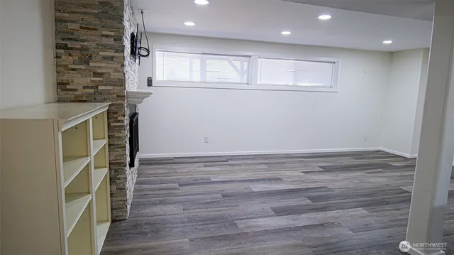 $4,400 | 849 Poplar Way, Edmonds, WA 98020