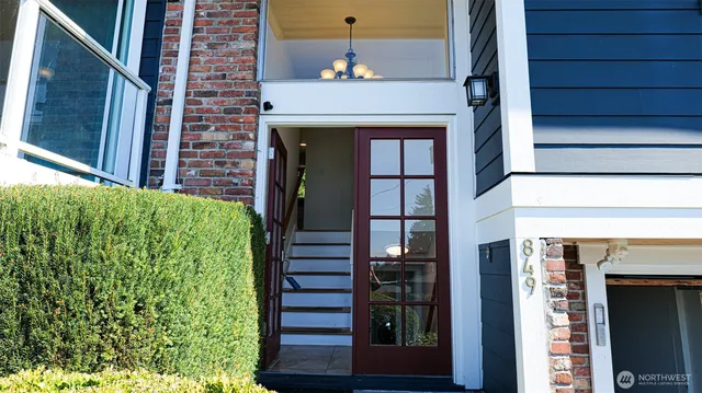 $4,400 | 849 Poplar Way, Edmonds, WA 98020