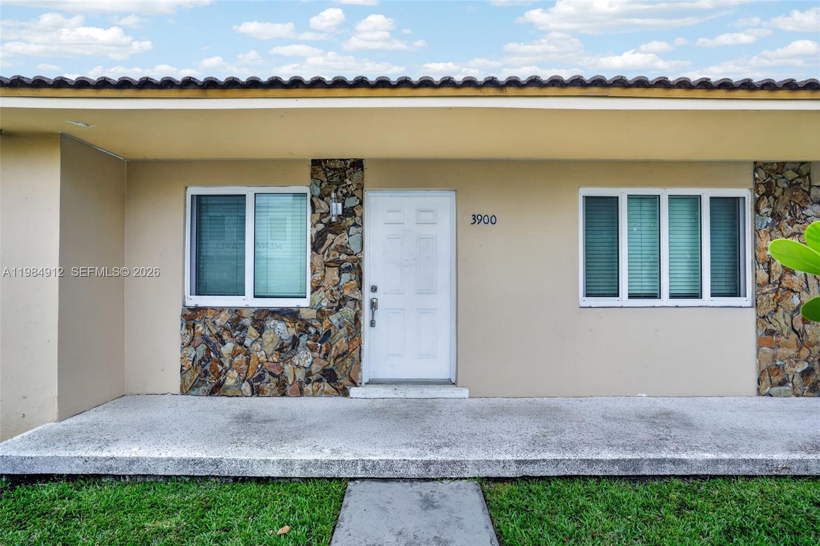 3900 Southwest 67th Avenue Miami, FL 33155 - Photo 2 of 42