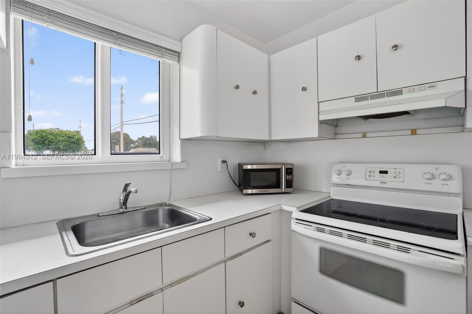 3900 Southwest 67th Avenue Miami, FL 33155 - Photo 28 of 42