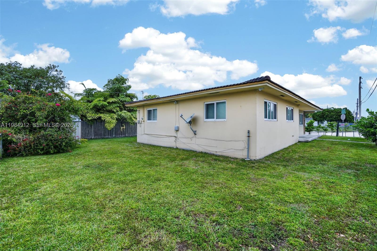 3900 Southwest 67th Avenue Miami, FL 33155 - Photo 33 of 42