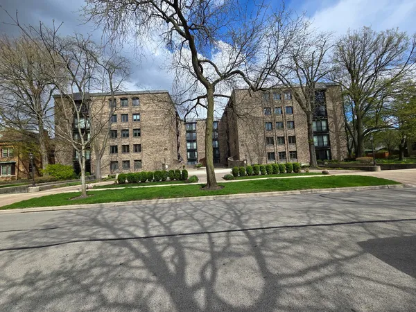 $475,000 | 1005 Bonnie Brae, Unit 5F, River Forest, IL 60305